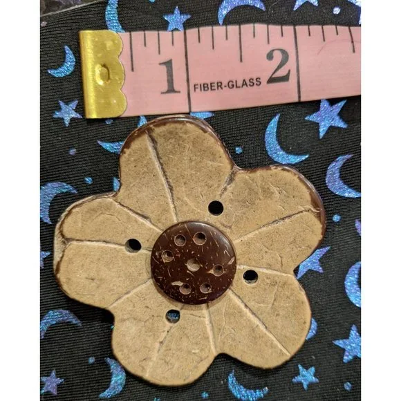 Vintage Coconut Shell Flower Brooch - Picture 3 of 3
